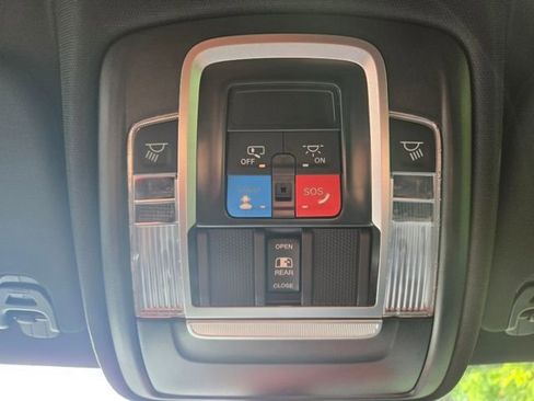 Used 2025 RAM 1500 Laramie image 36