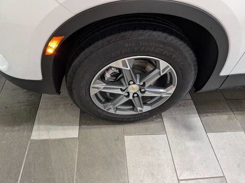 Used 2025 Chevrolet Blazer LT FWD image 7