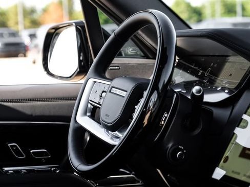 New 2026 Land Rover Range Rover SE AWD/4WD image 17