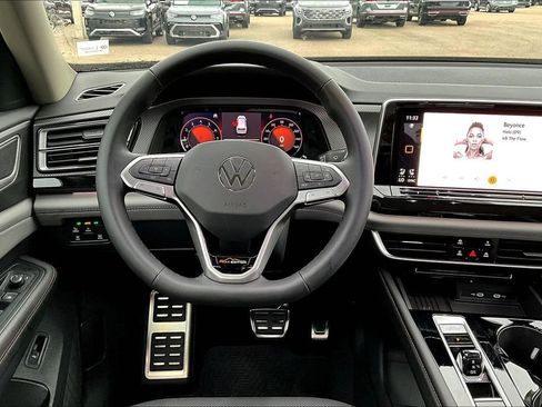 New 2026 Volkswagen Atlas Peak Edition image 18