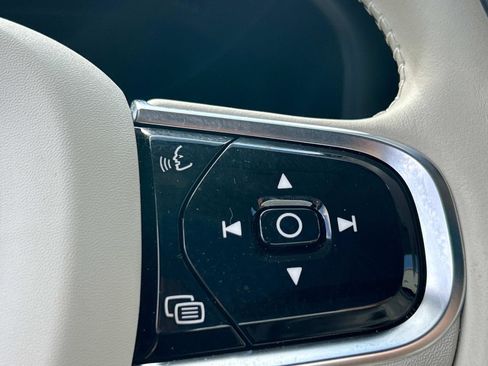 Certified 2024 Volvo XC60 B5 Plus w/ Protection Package Premier image 24