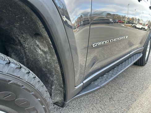 Used 2023 Jeep Grand Cherokee Laredo w/ Luxury Tech Group I image 22