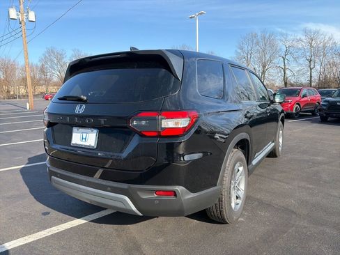 Certified 2025 Honda Pilot EX-L image 5