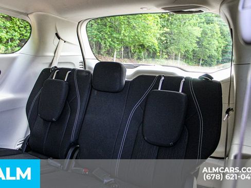 Used 2023 Chrysler Voyager LX FWD image 18