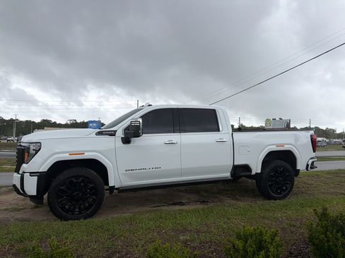 Used 2024 GMC Sierra 2500 Denali Ultimate image 4