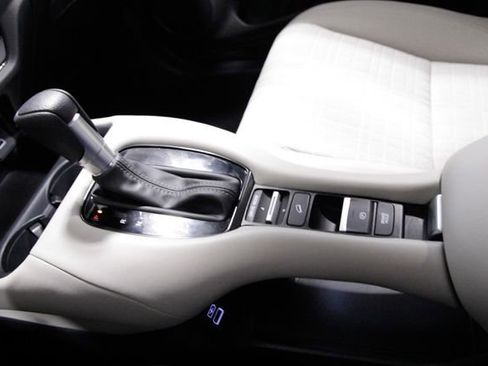 Certified 2023 Honda HR-V LX image 28