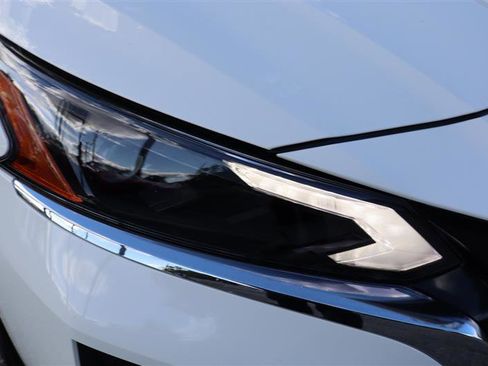 Used 2025 Nissan Altima 2.5 SV image 24