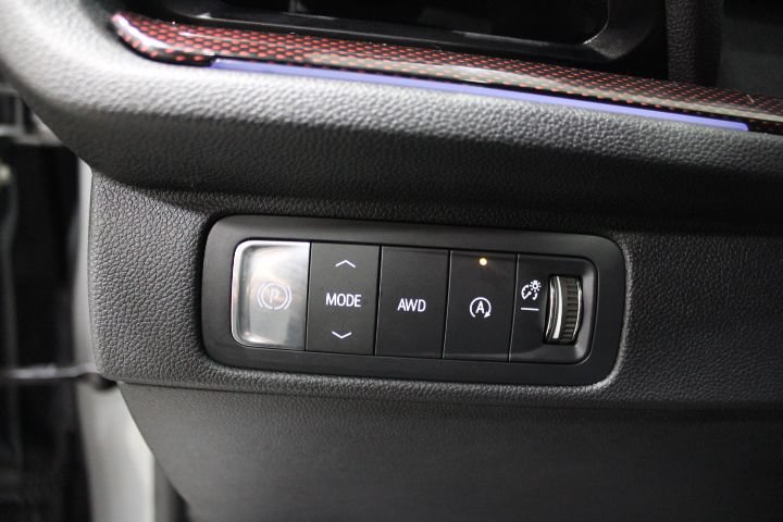 Used 2025 Chevrolet Traverse RS AWD/4WD image 45