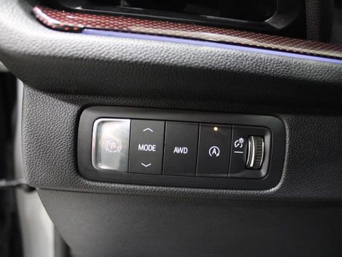 Used 2025 Chevrolet Traverse RS AWD/4WD image 45