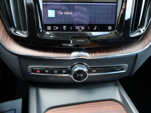 Used 2023 Volvo XC60 T8 Ultimate w/ Climate Package AWD/4WD image 26