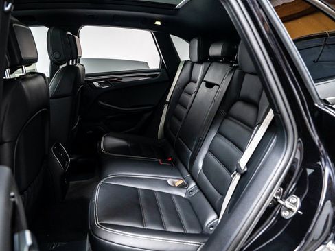 New 2026 Porsche Macan image 29
