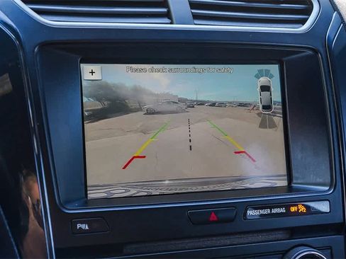 Used 2018 Ford Explorer XLT w/ Equipment Group 202A image 25