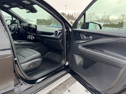 Used 2025 Chevrolet Blazer EV LT image 12