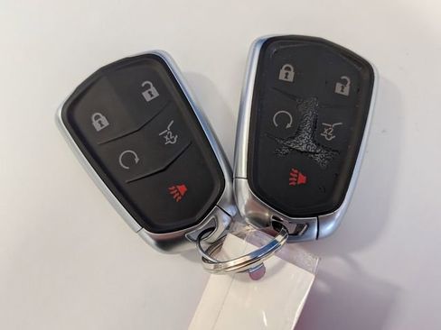 Used 2023 Cadillac XT5 Luxury w/ LPO, Floor Liner Package AWD/4WD image 35