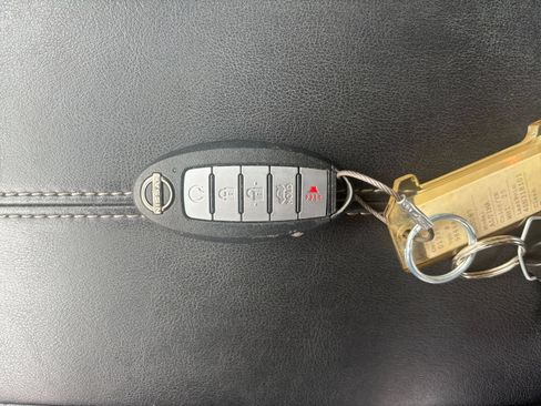 Used 2025 Nissan Altima 2.5 SV FWD image 17