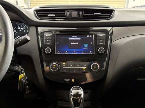 Used 2022 Nissan Rogue Sport S FWD image 17