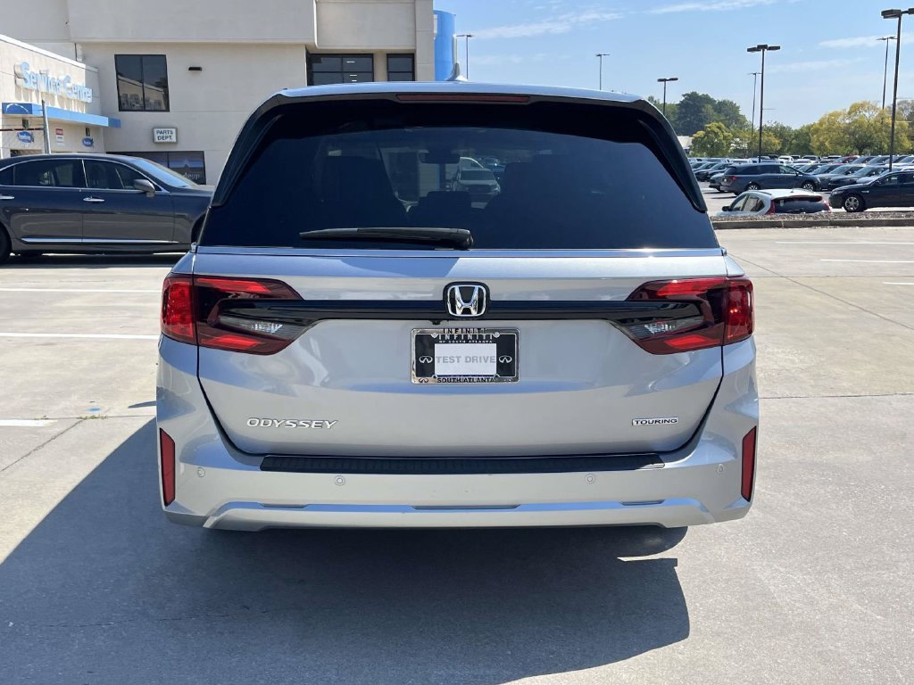 Used 2025 Honda Odyssey Touring image 4