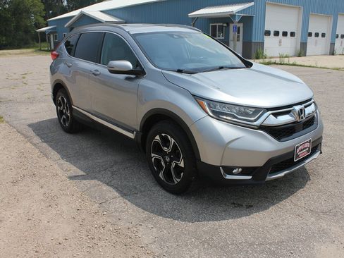 Used 2018 Honda CR-V Touring image 3