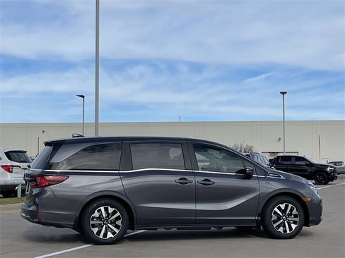 New 2026 Honda Odyssey EX-L image 3
