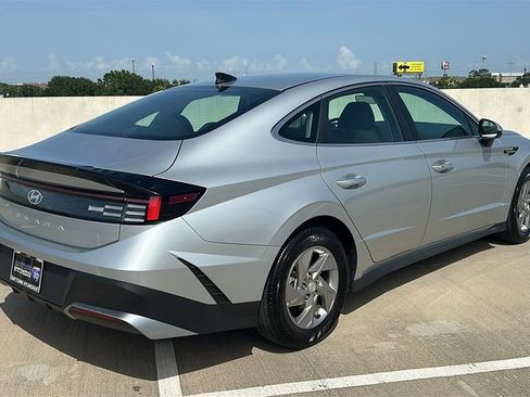 Used 2026 Hyundai Sonata SE FWD image 12