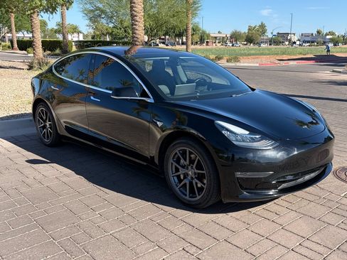 Used 2018 Tesla Model 3 Long Range RWD image 1