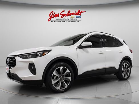 Used 2024 Ford Escape Platinum image 3