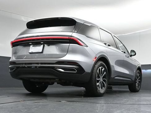 Certified 2025 Lincoln Nautilus Premier AWD/4WD image 34