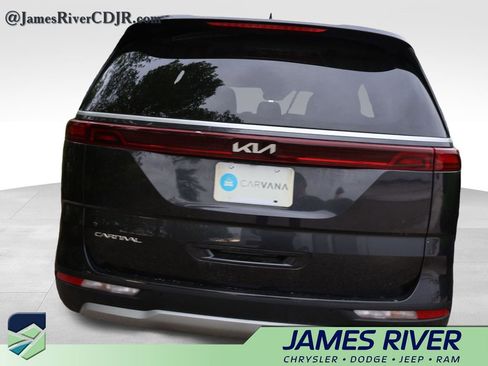 Used 2023 Kia Carnival LX image 13