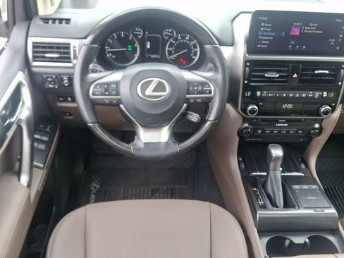 Used 2023 Lexus GX 460 Premium w/ Premium Package AWD/4WD image 12