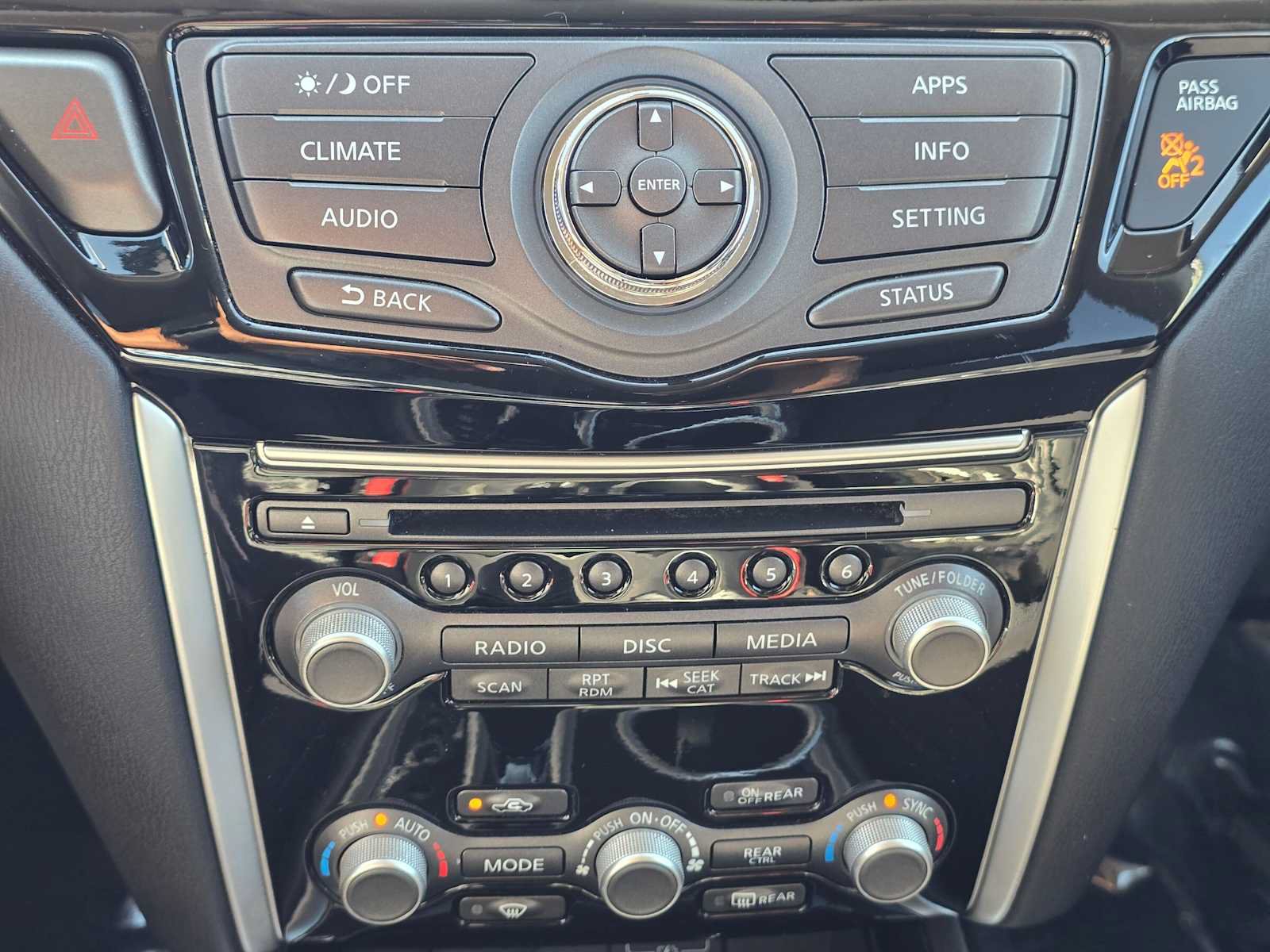 Used 2019 Nissan Pathfinder SV AWD/4WD image 30