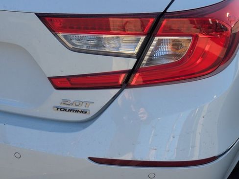 Used 2019 Honda Accord Touring image 4