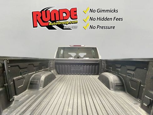 Used 2022 GMC Sierra 1500 SLT AWD/4WD image 16
