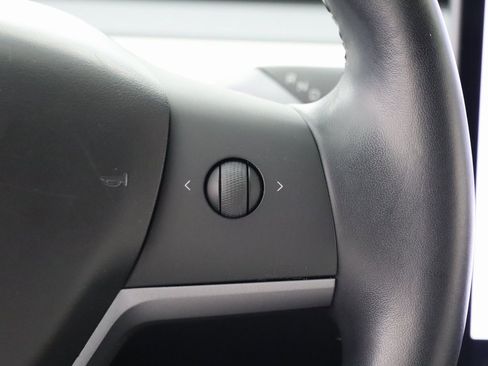 Used 2018 Tesla Model 3 image 15