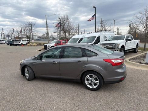 Used 2014 Ford Focus SE image 2