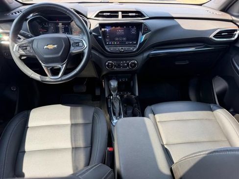 Used 2023 Chevrolet TrailBlazer ACTIV w/ Sun and Liftgate Package FWD image 12