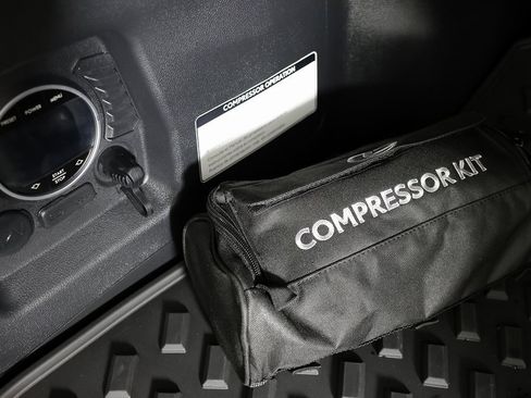 Used 2025 Lexus GX 550 image 14