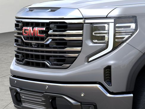 Used 2026 GMC Sierra 1500 SLT w/ SLT Premium Plus Package AWD/4WD image 13