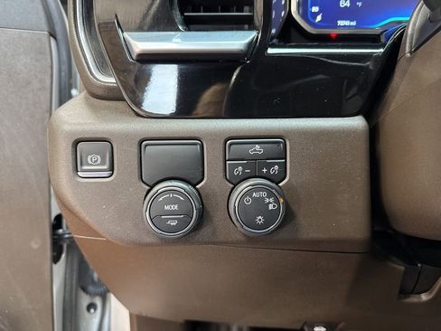 Used 2022 Chevrolet Silverado 1500 LT w/ Protection Package image 16