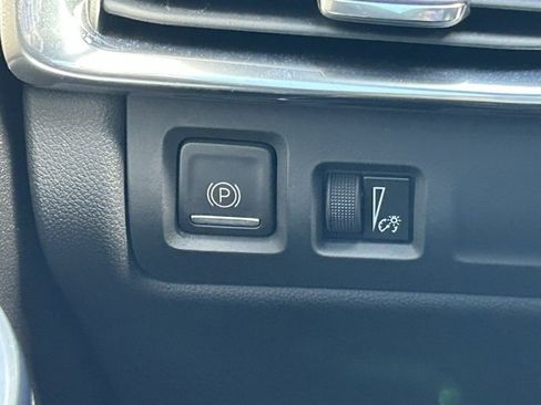 Used 2021 Cadillac XT4 Premium Luxury w/ LPO, Radiant Package image 21