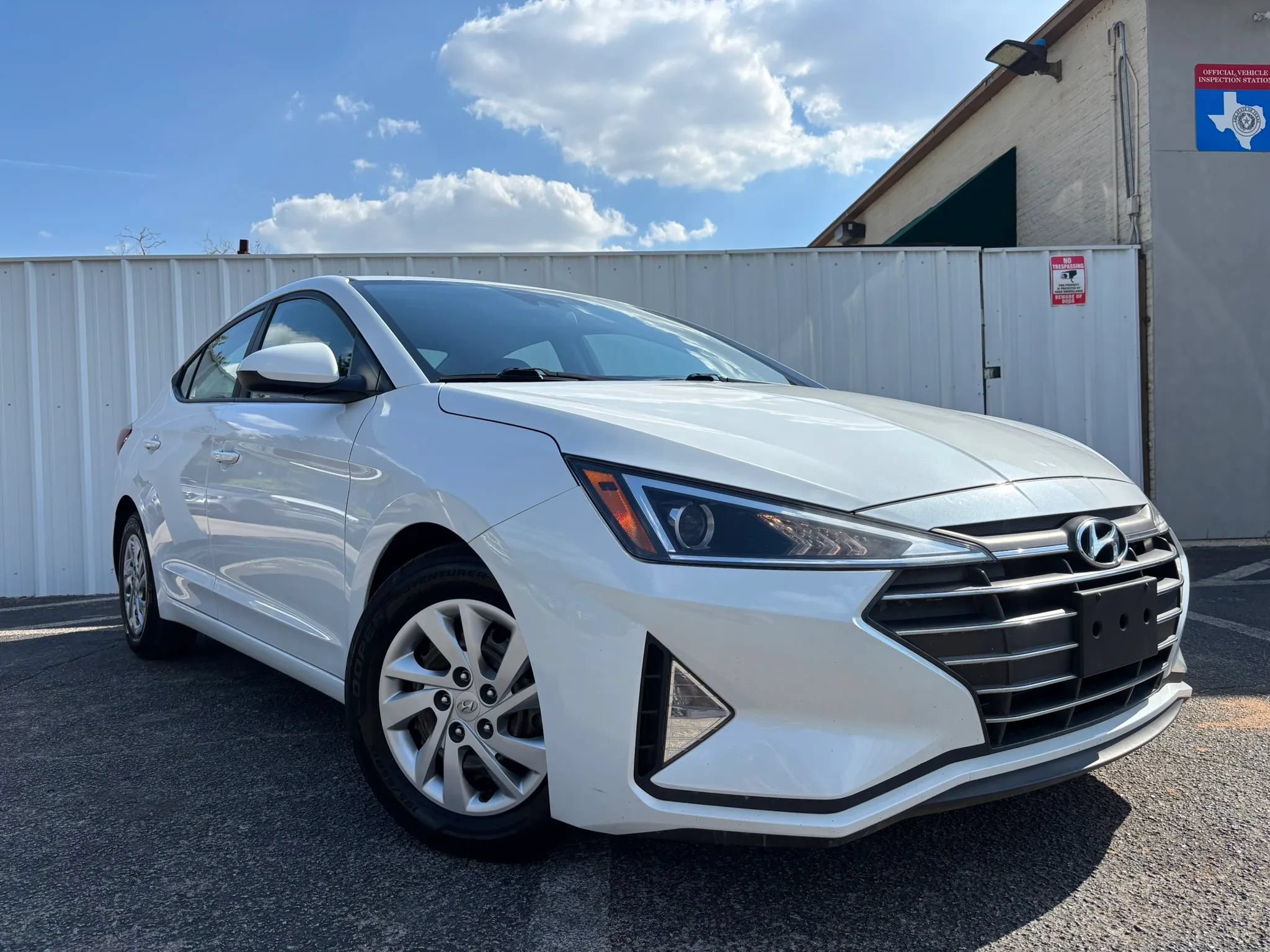 Used 2020 Hyundai Elantra SE w/ Cargo Package (C1) FWD image 9