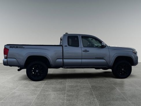 Used 2016 Toyota Tacoma SR5 image 6