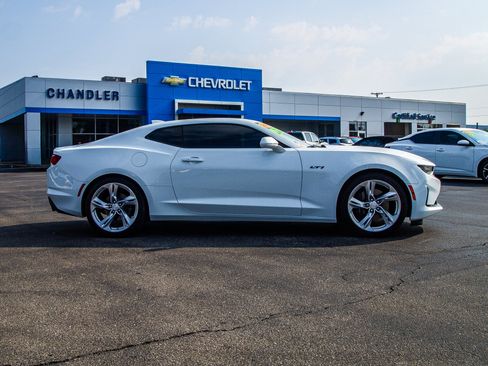 Used 2022 Chevrolet Camaro LT RWD image 8