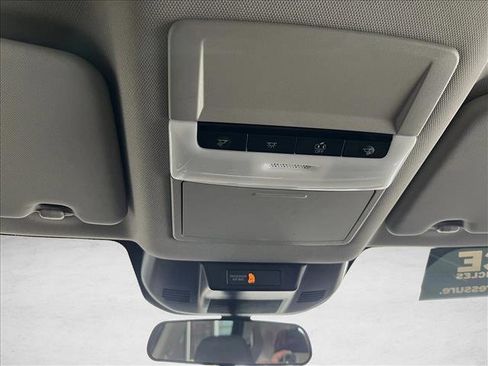 Used 2023 Nissan Rogue S image 19