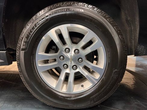 Used 2019 Chevrolet Suburban LS image 28