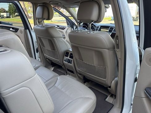 Used 2014 Mercedes-Benz GL 450 4MATIC image 33