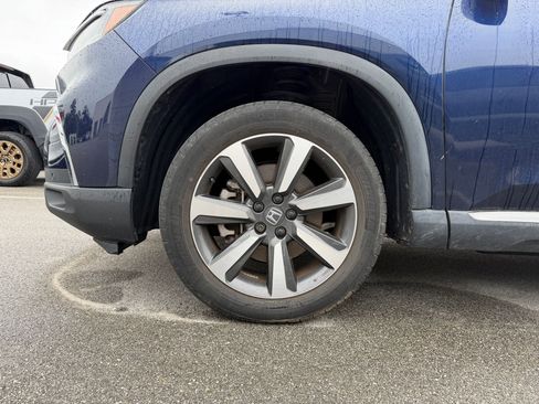 Used 2023 Honda Pilot Touring image 6