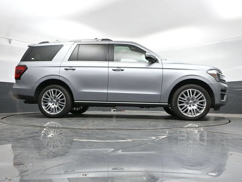 Used 2024 Ford Expedition Limited AWD/4WD image 42