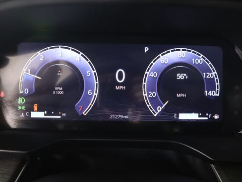 Used 2024 Jeep Grand Cherokee L Limited w/ Black Appearance Package image 4