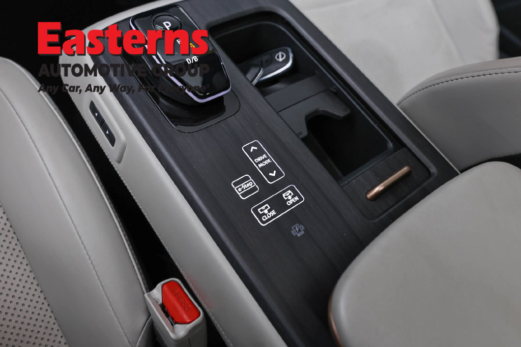 Used 2023 Nissan Ariya AWD image 22