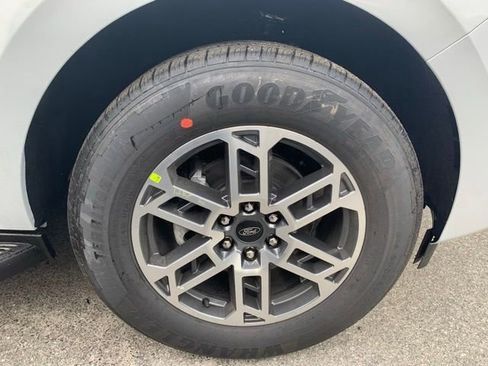 New 2025 Ford Expedition Active image 26